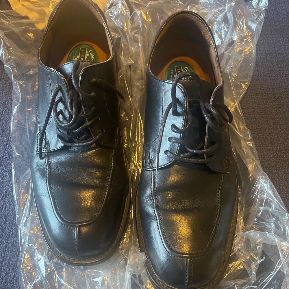 Florsheim Comfortech dress shoes